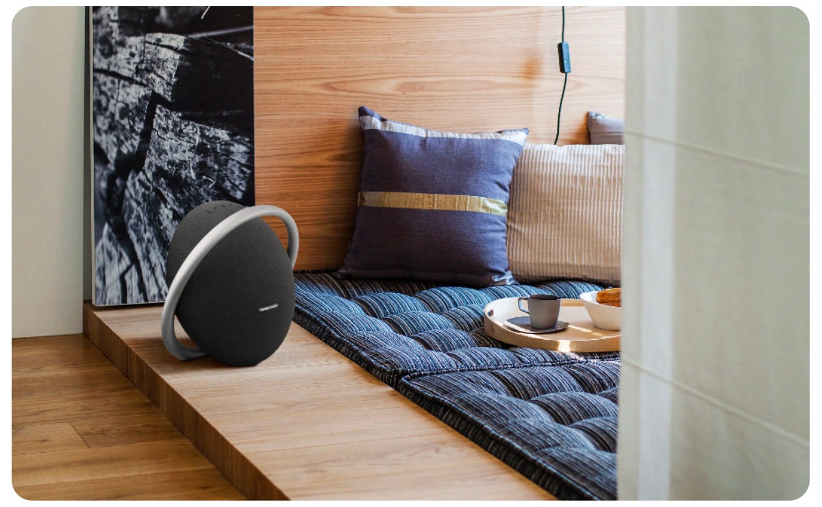 Harman-Kardon-Onyx-Studio-8-03