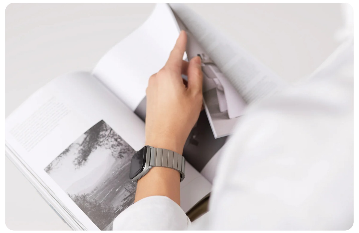 Uniq-Strova-Strap-Link-Steel-44MM-STRVSIL-02